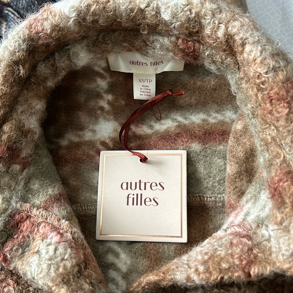 AUTRES FILLES SHACKET TOP NWT - Picture 5 of 6